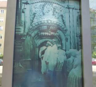 Besuch der neuen, modernen Herz-Jesu-Kirche