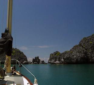 SY Freedom Fargo vor Anker