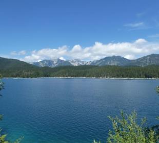 Blick über den Eibsee hinweg