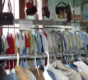 Second Hand im  Mercato de Vegueta