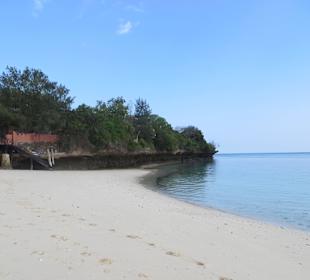 Ankunft am Strand von Prison Island