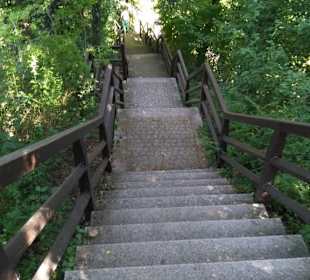 Abstieg zum Burggraben