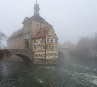 Altes Rathaus von der Brücke aus