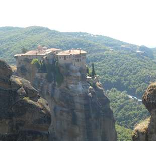 Grecja - Widok na jeden z klasztorów