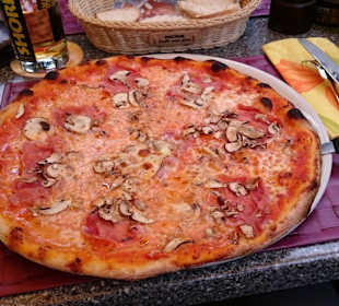 Pizza Prosciutto e Funghi