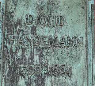 Das Denkmal David Hansemann in der Monheimsallee