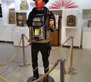 Echter "Einarmiger Bandit" im Automatenmuseum