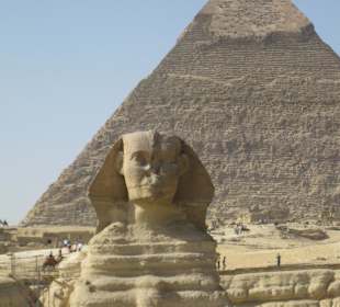 Pyramide mit Sphinx