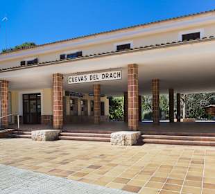 Cuevas del Drach entrance