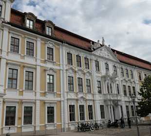 Das Landtagsgebäude von Sachsen-Anhalt am Domplatz