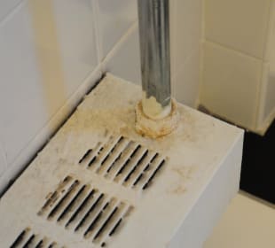 Kleine Heizung im Badezimmer