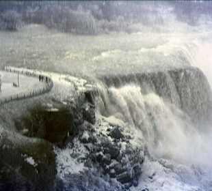 Die Niagara-Fälle im Winter