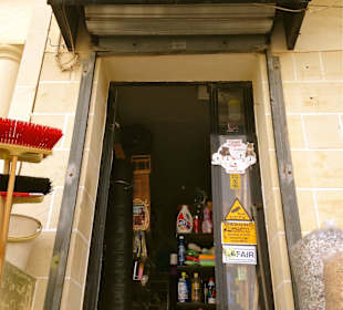 Rancisa Pet Shop and meeting point