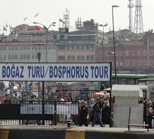 Abfahrsstelle der Rundfahrtschiffe