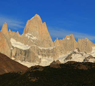 Fitz Roy po wschodzie słońca