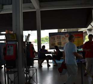 Fahrt auf dem Chao Phraya Fluss Bangkok