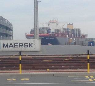 Wendemanöver an der Kaimauer