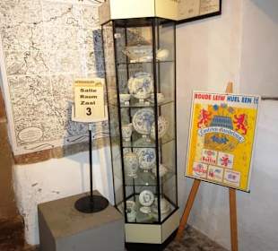 Gang durch die Ausstellung des Museums