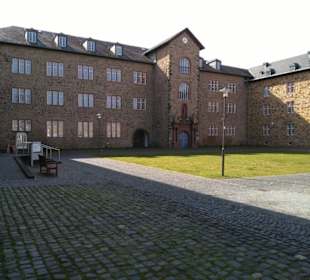 Hauptgebäude Schloss