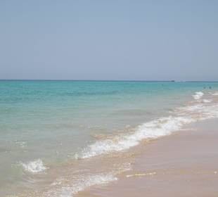 Klares, blaues, warmes Wasser