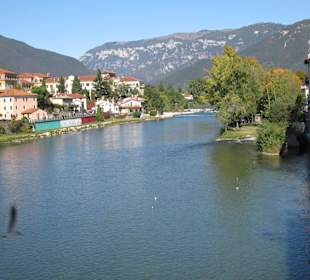 Blick von der Ponte degli Alpini in Bassano del Grappa