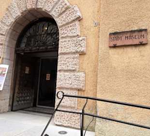Eingang zum Stadtmuseum Bozen