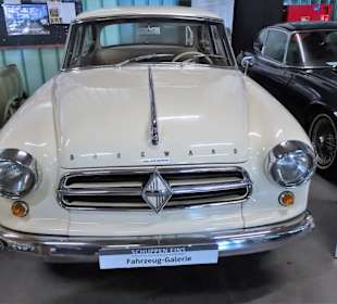 Fahrzeuge im Schuppen Eins