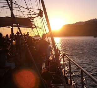 Sunset-Cruise nach Oia.
