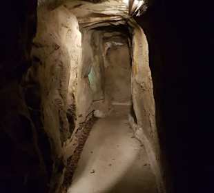 Nibelungenhalle Hölengang