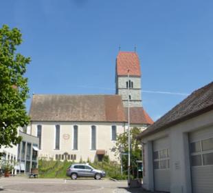 Blick zur Kirche St. Johann Baptist in Hagnau