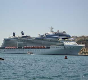 Widok ze statku wycieczkowego na Port Valletta