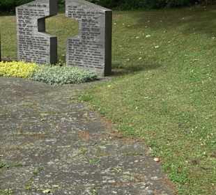 Gefallenendenkmal am Friedhof Holzhausen