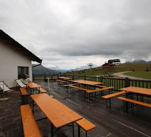 Terrasse Cherz Hütte im Sommer 2014