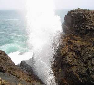 Blow-Hole bei dem Fischerörtchen Kudawella