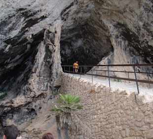 Ausgang/ Tropfsteinhöhle