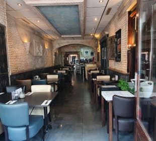 MARTHA GRIEKS RESTAURANT (ZARAS) 