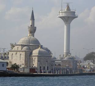 Blick auf die Moschee