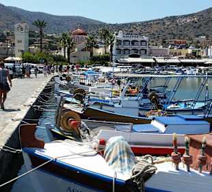 Hafen von Elounda