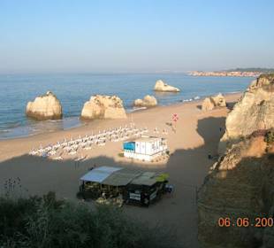 Strand mit Klippenlandschaft in Praia da Rocha