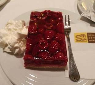 Feine Himbeerschnitte