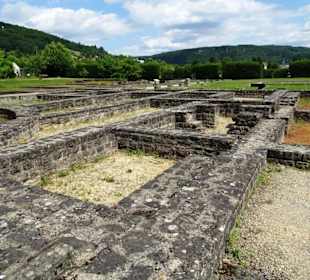 Rundgang durch die Ausgrabungsstätte