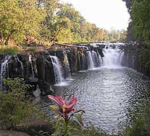 Anderer Wasserfall auf dem Plateau