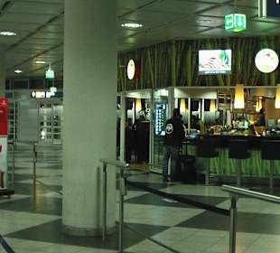 Gate C - Restaurant rechts 