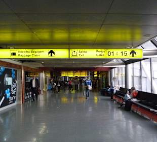 Terminal 1: Weg zu & an den Gates entlang