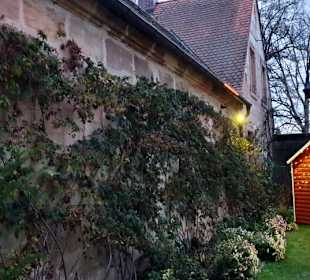 Am Eingang Rückseite