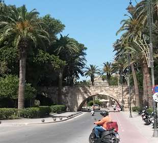 Gerade 300 Meter bis zur Altstadt und Hafen