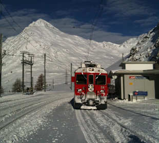 Bahnstation Bernina Lagalp im Winter