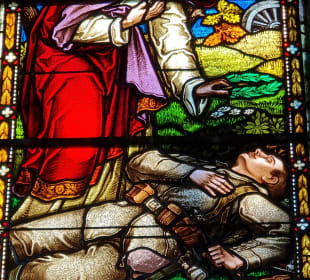 Kirchenfenster zum Gedenken  der Toten des      er