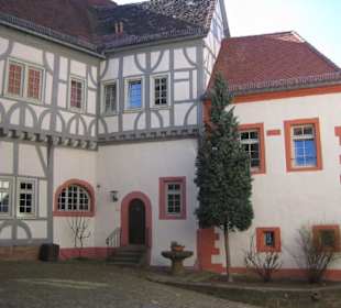 Der obere Innenhof von der Burg.