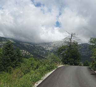 Fahrt an die Berge von Evia